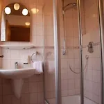 بيت ضيافة Landgasthof Loewen Rottenburg am Neckar