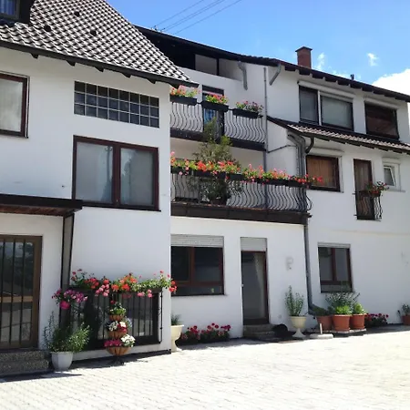 בית הארחה Landgasthof Loewen