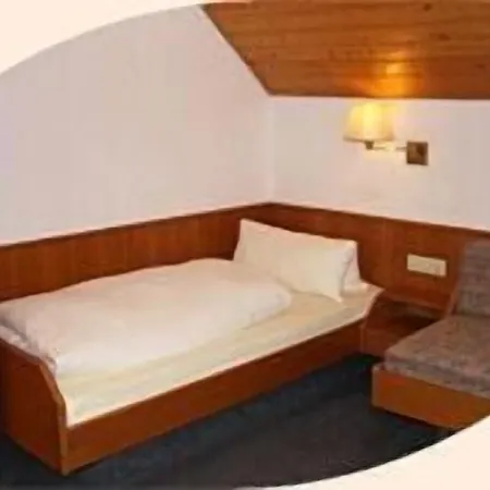 בית הארחה Landgasthof Loewen רוטנבורג