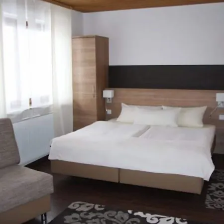 בית הארחה Landgasthof Loewen